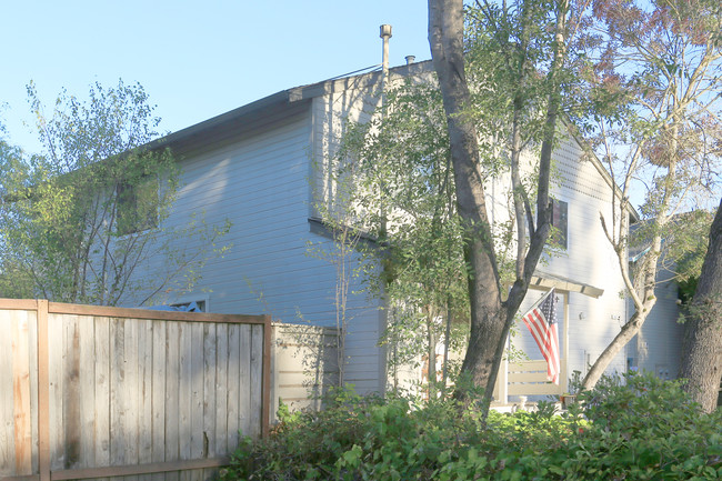 1401-1405 Mission in Santa Rosa, CA - Building Photo - Building Photo