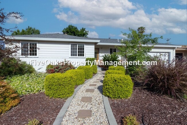 102 Grenoble Way in Folsom, CA - Building Photo - Building Photo