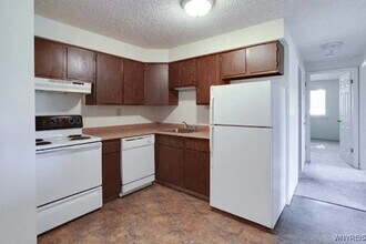 4345 Chestnut Ridge Rd in Amherst, NY - Foto de edificio - Building Photo