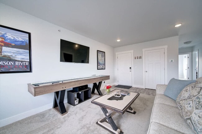 5242 Fallon St in Bozeman, MT - Foto de edificio - Building Photo