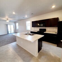 701 Desert Senna Ave SW in Los Lunas, NM - Building Photo - Building Photo