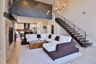 2203 Thornton Rd in Austin, TX - Building Photo - Building Photo