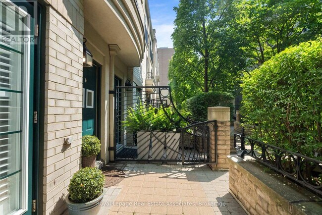 property at 1 Baxter St