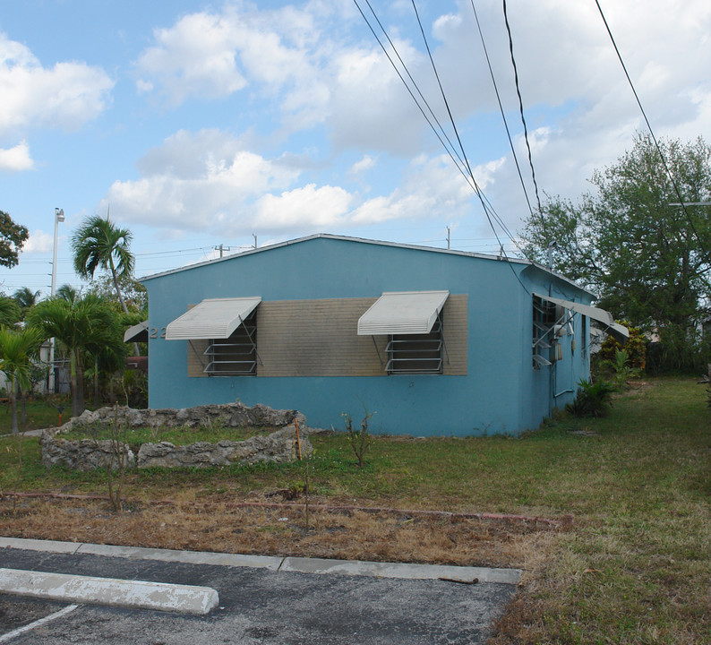 2245-2247 Garfield St in Hollywood, FL - Building Photo