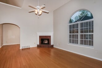 4663 Shadow Field Ln in Arlington, TN - Foto de edificio - Building Photo