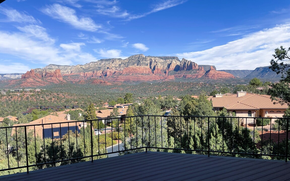 13 Rue De La Rose in Sedona, AZ - Building Photo