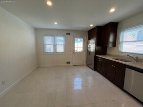 3 Inwood Rd in Port Washington, NY - Building Photo - Building Photo