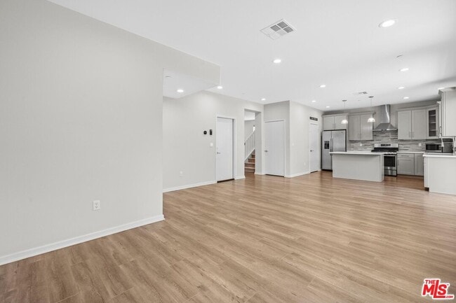 15603 Lilli Wy in Los Angeles, CA - Building Photo - Building Photo