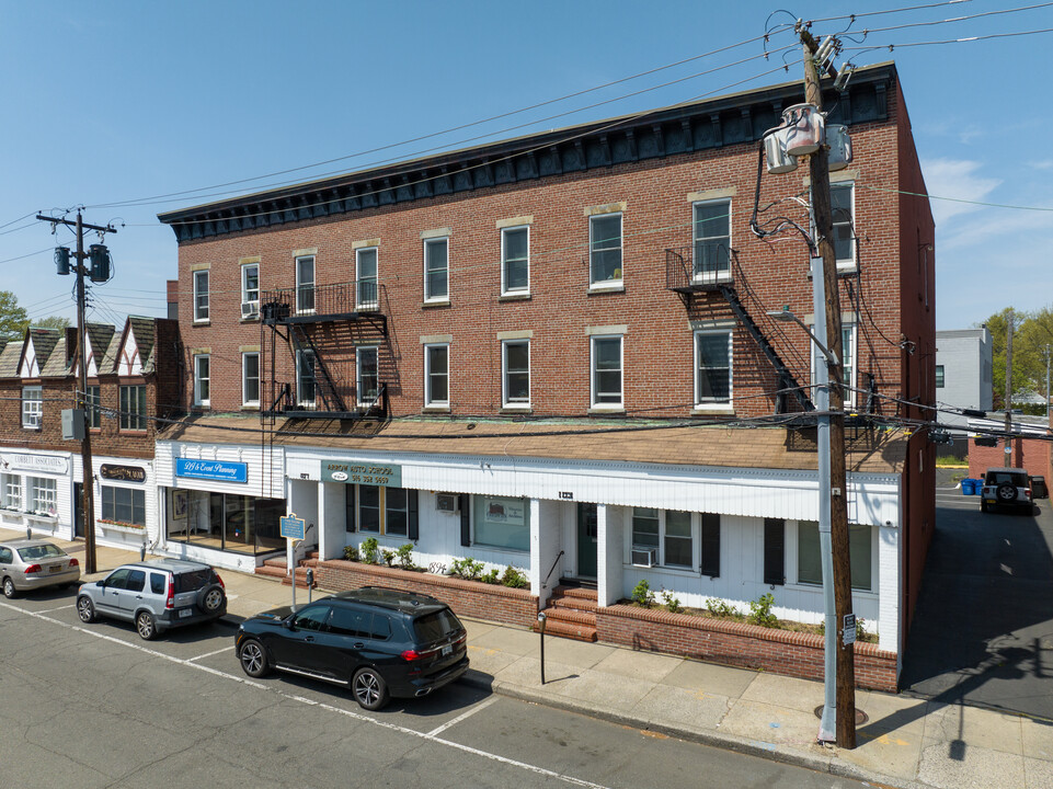 103 S Tyson Ave in Floral Park, NY - Building Photo