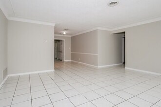 831 NW 43rd Ave in Coconut Creek, FL - Building Photo - Building Photo