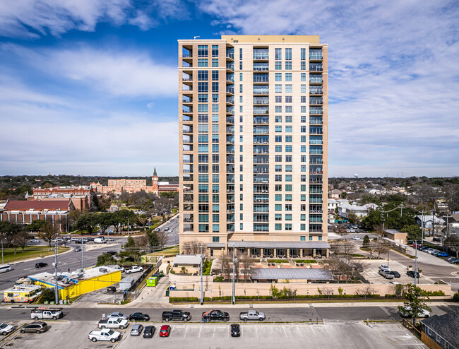 The Broadway in San Antonio, TX - Building Photo - Building Photo