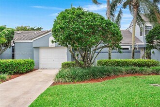 8354 Waterford Ave in Tamarac, FL - Building Photo - Building Photo