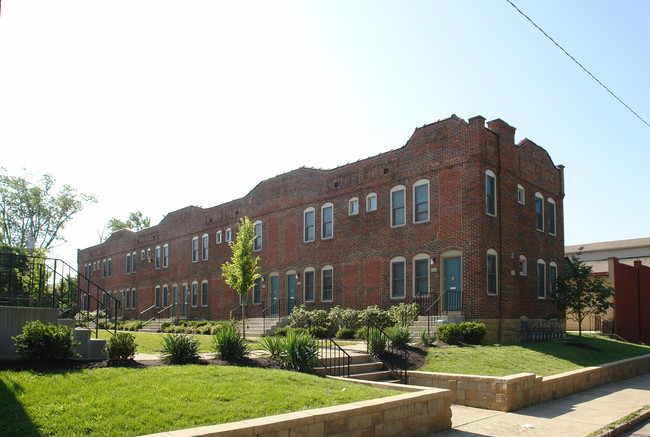 1316 Indianola Ave in Columbus, OH - Building Photo - Building Photo