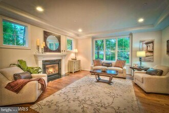 8700 Melwood Rd in Bethesda, MD - Building Photo - Building Photo