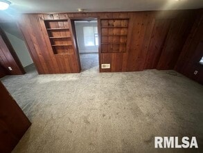 2305 NE Monroe St in Peoria, IL - Building Photo - Building Photo