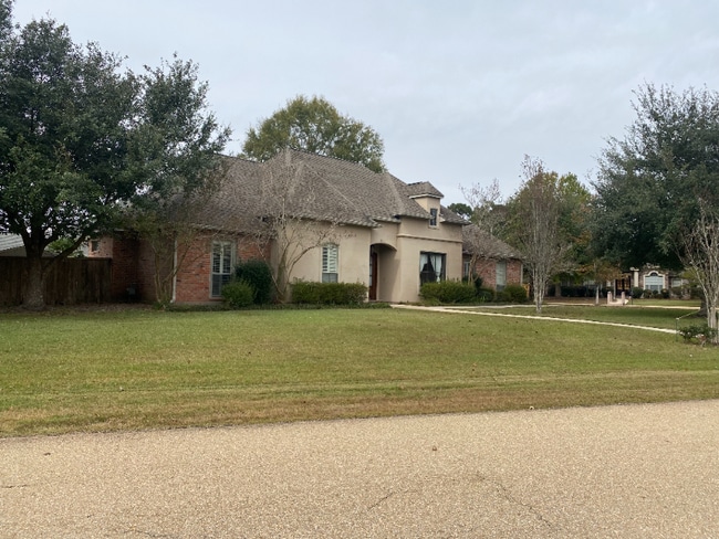 property at 424 Place St. Charles