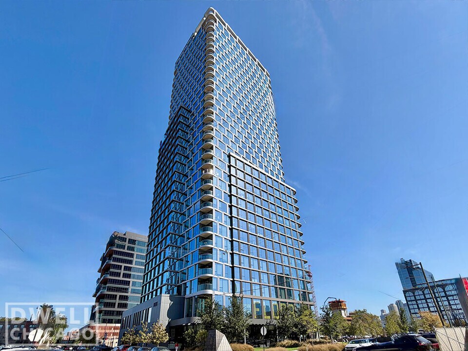 327 N Aberdeen St, Unit 2 in Chicago, IL - Building Photo