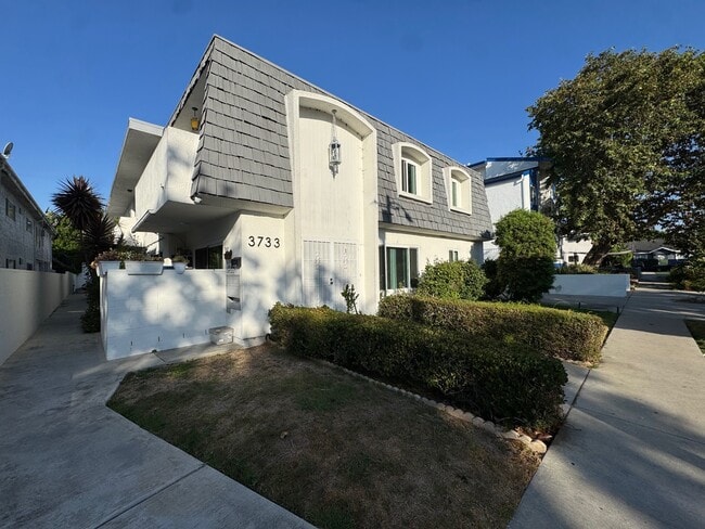 3733 Delmas Ter, Unit 5 in Los Angeles, CA - Foto de edificio - Building Photo
