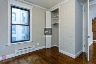 East 18th Street, Unit 2C in New York, NY - Foto de edificio - Building Photo