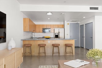 285 W 6th St in Los Angeles, CA - Foto de edificio - Building Photo