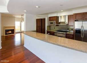 1000 Granville Ave in Los Angeles, CA - Foto de edificio - Building Photo