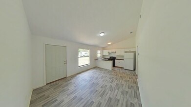 5871 NW 14th St-Unit -5871 in Ocala, FL - Foto de edificio - Building Photo