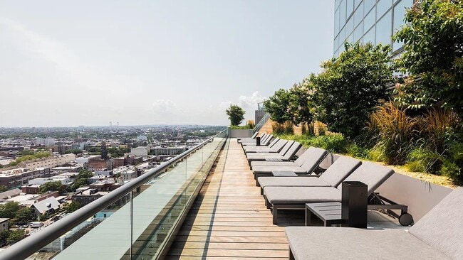 123 Linden Blvd, Unit 24g in Brooklyn, NY - Building Photo - Building Photo