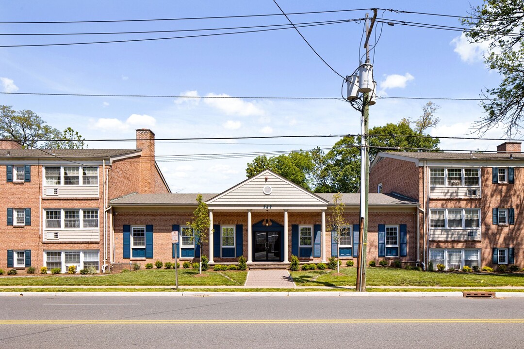 747 Valley Rd Assoc LLC in Maplewood, NJ - Building Photo