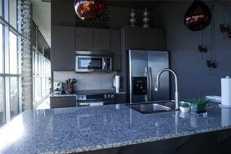 609 W Dickson St in Fayetteville, AR - Building Photo - Building Photo