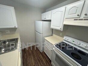 4760 Walden Cir in Orlando, FL - Building Photo - Building Photo