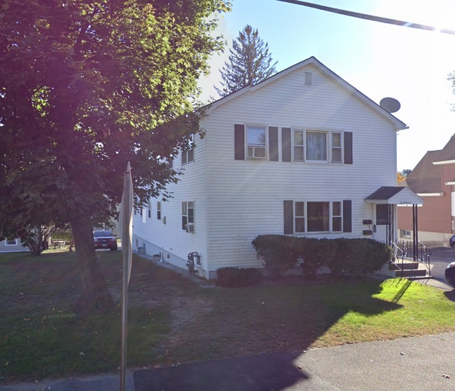 1013 Somerville St, Unit 2 in Manchester, NH - Foto de edificio - Building Photo