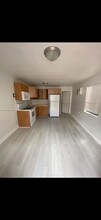 1234 SW 4th St-Unit -4 in Miami, FL - Building Photo - Building Photo