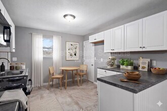 50 Lynn Meadows Ln in Florissant, MO - Building Photo - Building Photo