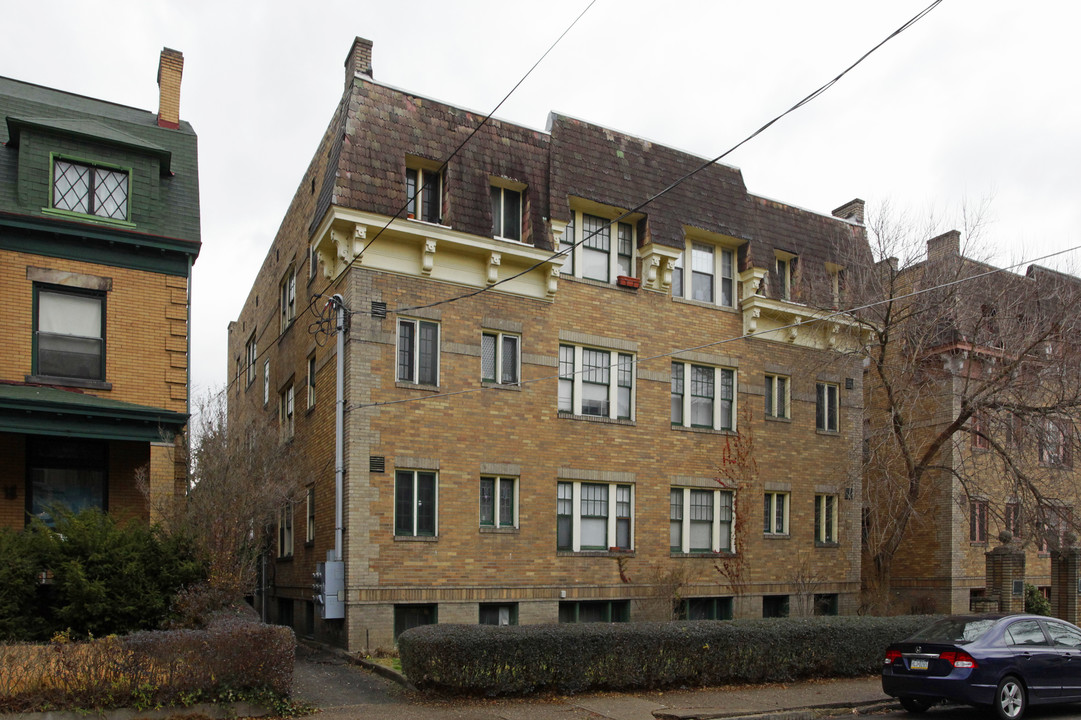 Walden Court in Pittsburgh, PA - Building Photo