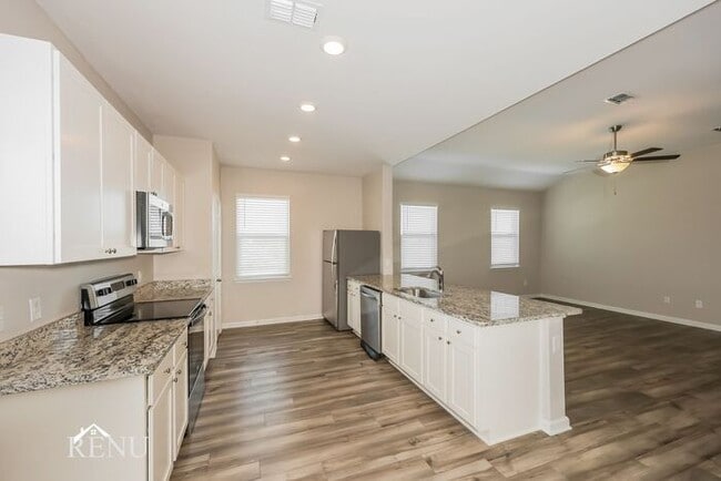 104 Holster Holw Rd in Newark, TX - Foto de edificio - Building Photo