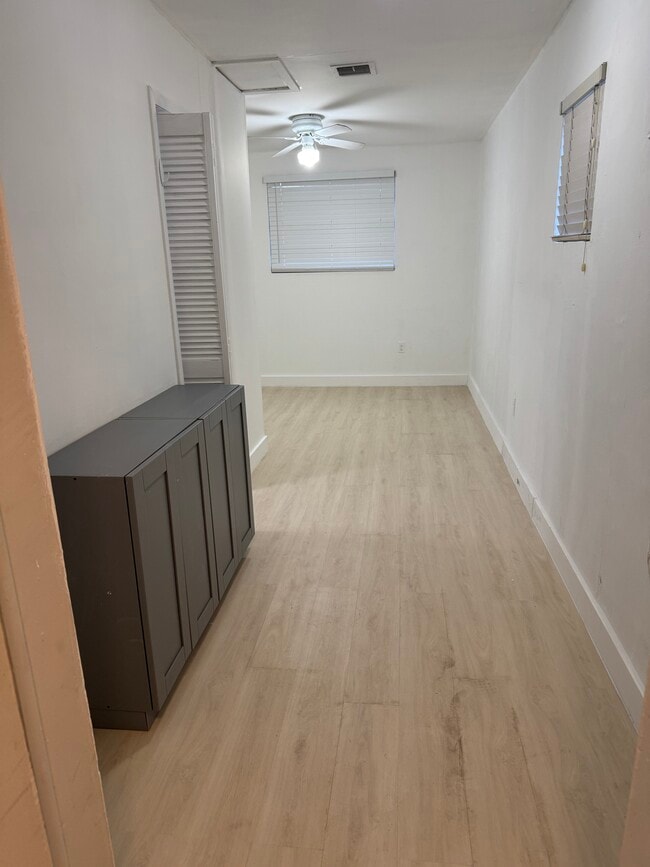 4521 SW 5th Ter, Unit 4521efficiency#2