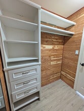 20963 Timber Ridge Ter, Unit 301 in Ashburn, VA - Foto de edificio - Building Photo
