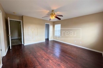 6013 Silkwater Ct in Raleigh, NC - Building Photo - Building Photo