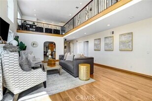 11242 Sheldon St in Los Angeles, CA - Building Photo