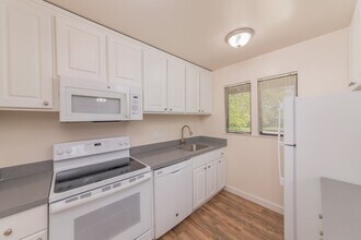 1936 Desert Cir in Walnut Creek, CA - Building Photo - Building Photo