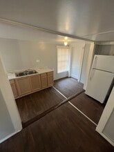 271 E Lambert St in San Antonio, TX - Building Photo - Building Photo