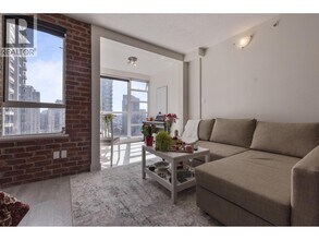 939 Homer St in Vancouver, BC - Building Photo - Building Photo