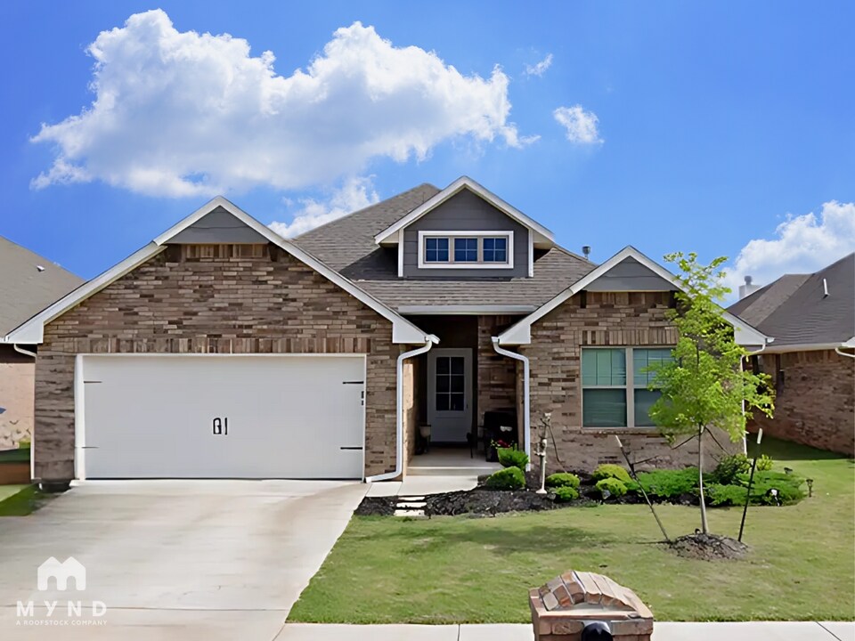 9101 NW 124th St in Yukon, OK - Building Photo