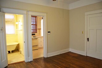 2217 Belmont Blvd in Nashville, TN - Foto de edificio - Building Photo