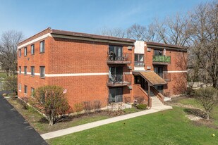 8650 S 84th Ct in Hickory Hills, IL - Building Photo