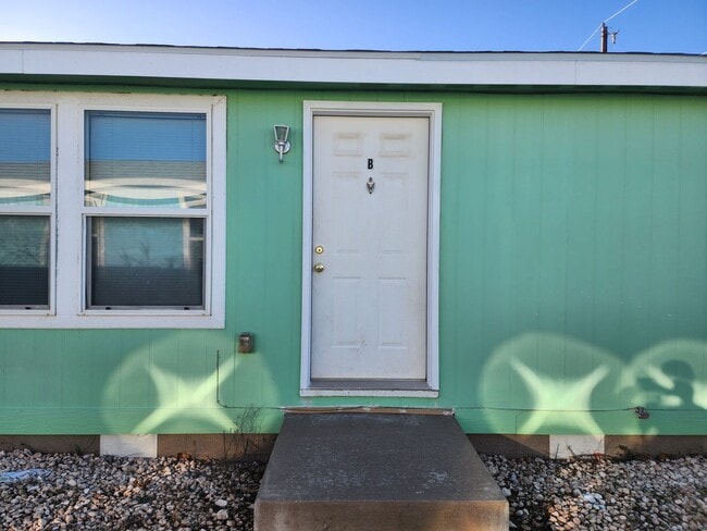 313 E Lime St in Portales, NM - Building Photo - Building Photo