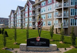 The Legends of Apple Valley in St. Paul, MN - Building Photo
