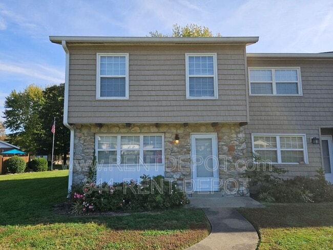 7101 Pinehurst Dr in Evansville, IN - Building Photo - Building Photo