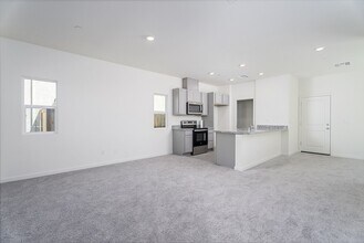 1049 San Anselmo Ln in Roseville, CA - Building Photo - Building Photo