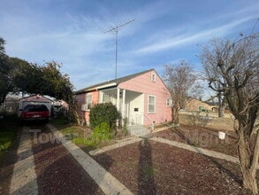 2871 32nd Ave in Sacramento, CA - Building Photo - Building Photo